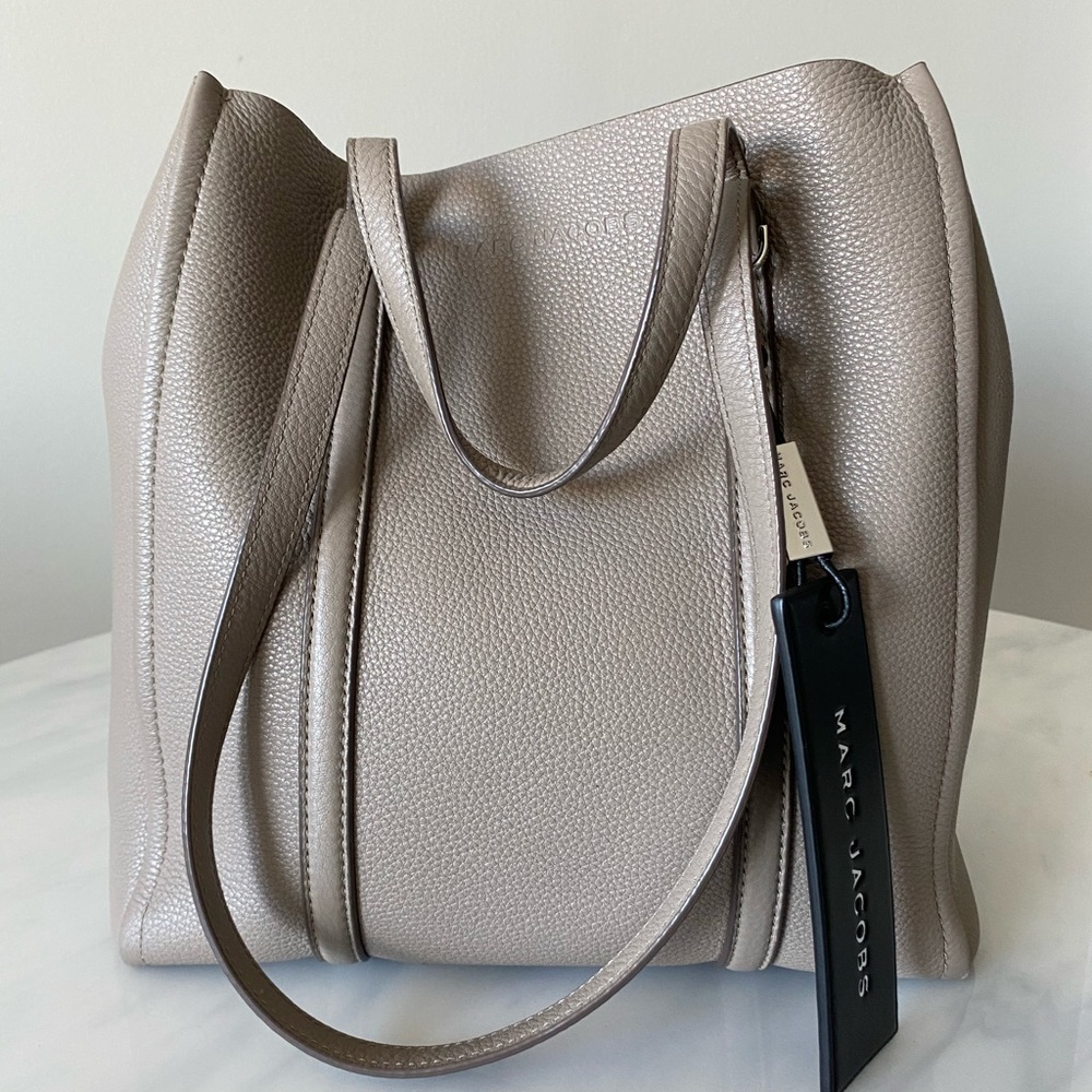 SOLD ✖️✖️Marc Jacobs Tag Tote 31